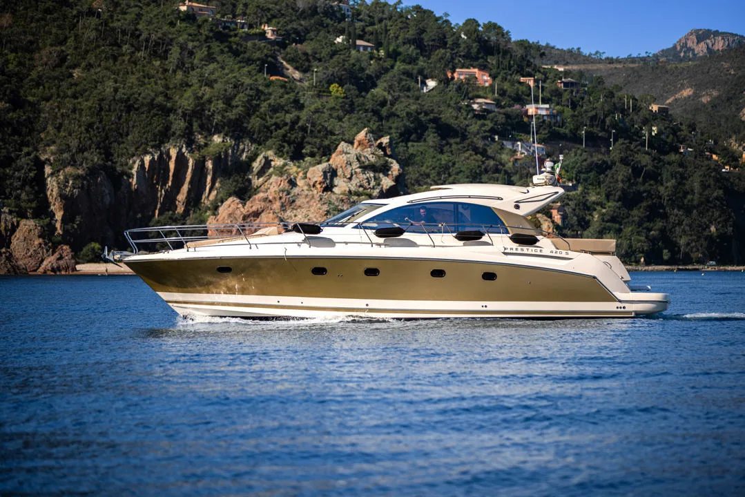 Prestige 42 S used - photo 1