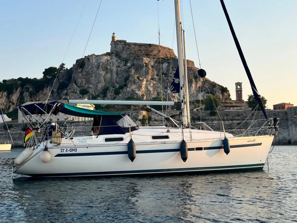 Bavaria Yachts 32 Holiday used - photo 1