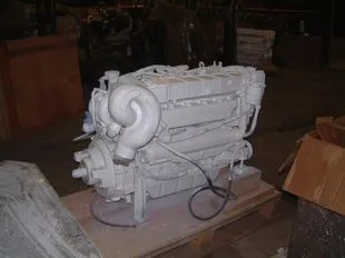 Cummins diesel 320hp with sterndrive used - photo 1