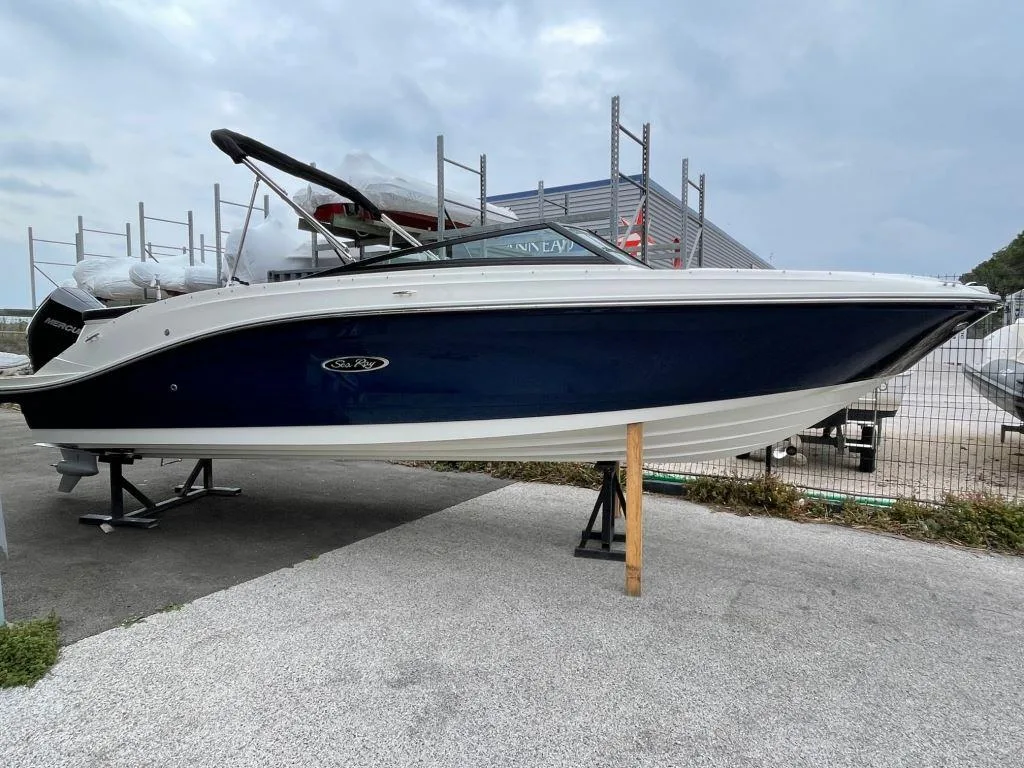 Sea Ray 230 spx used - photo 1