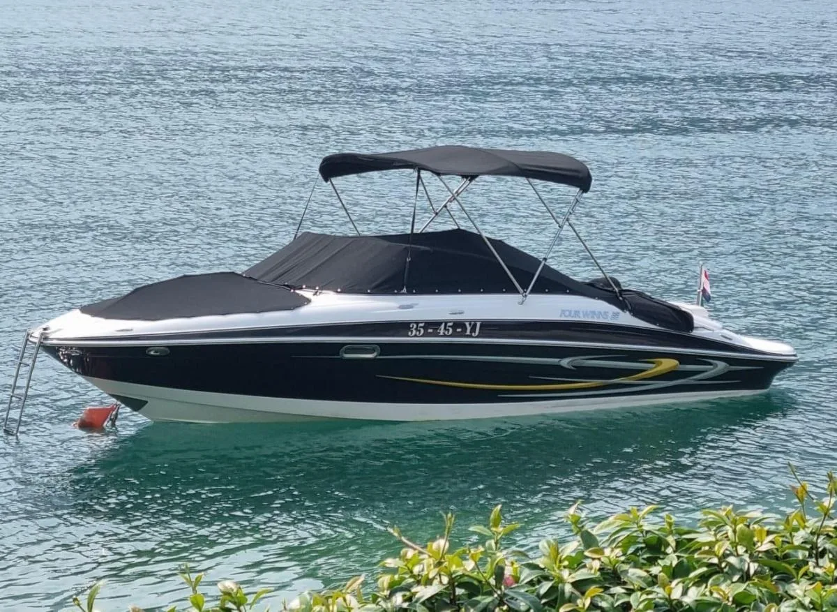 Four Winns 240 Horizon Bowrider used - photo 1