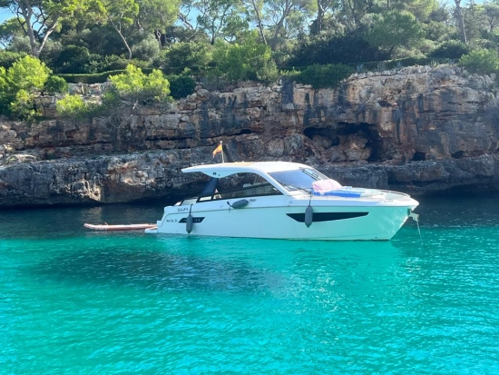 Bavaria Yachts Yachts Vida 33 Hard Top used - photo 1