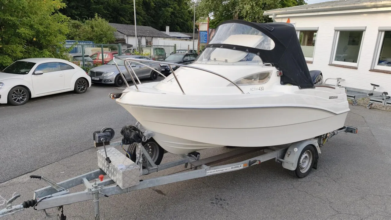 Quicksilver Activ 430 Cabin + 25 PS Trailer gebraucht - Foto 1