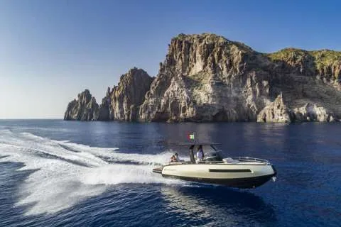 Invictus GT 280 mit Option 5 Jahre Liegeplatz used - photo 1