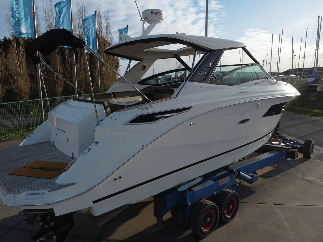 Sea Ray 320 Sundancer used - photo 1