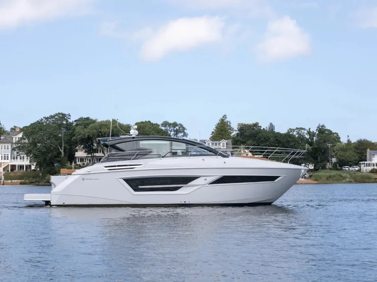 Cruisers Yachts 46 Cantius
