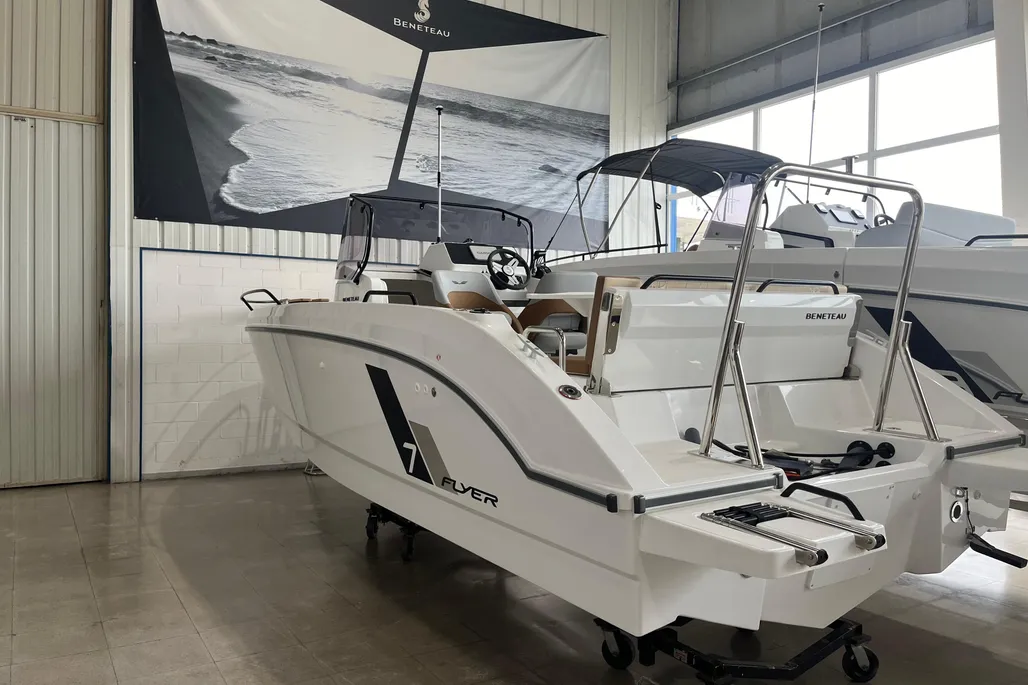 Beneteau Flyer 7 SPACEdeck d'occasion - photo 1