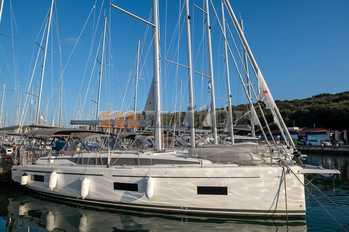 Bavaria Yachts C42 used - photo 1
