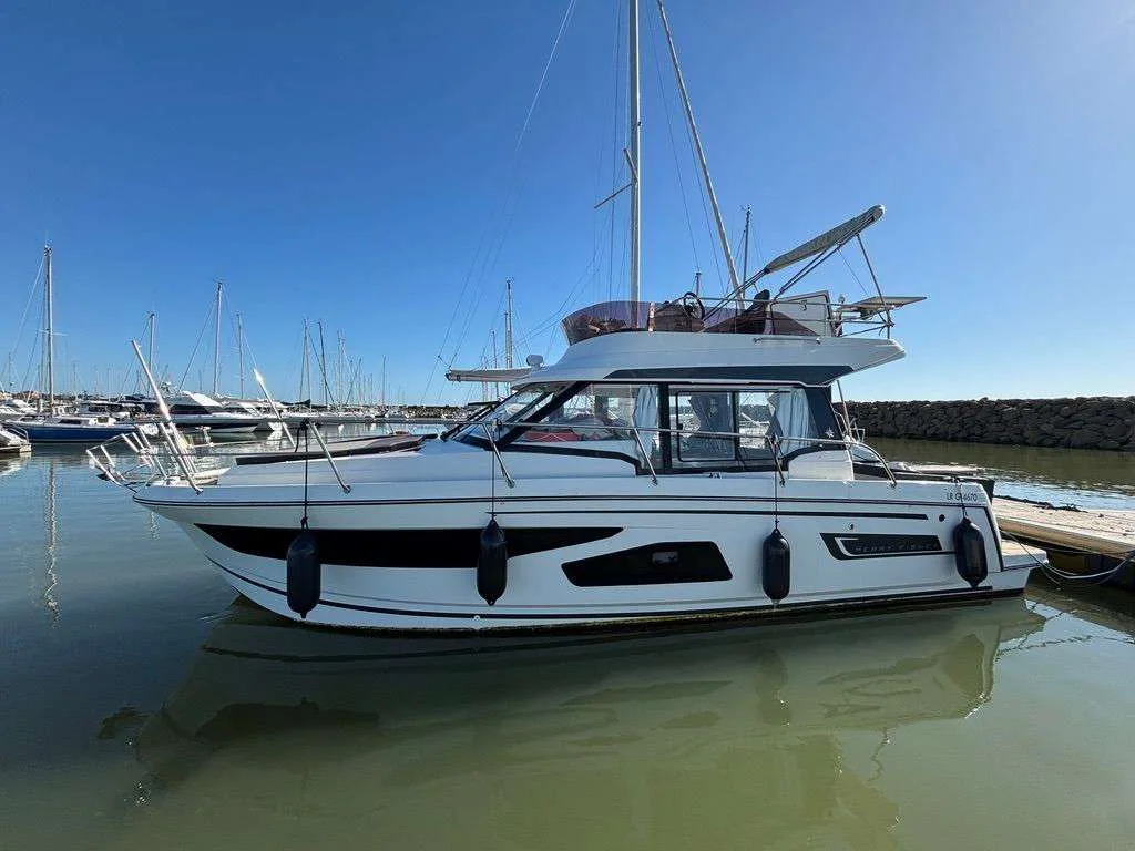 Jeanneau MERRY FISHER 1095 used - photo 1