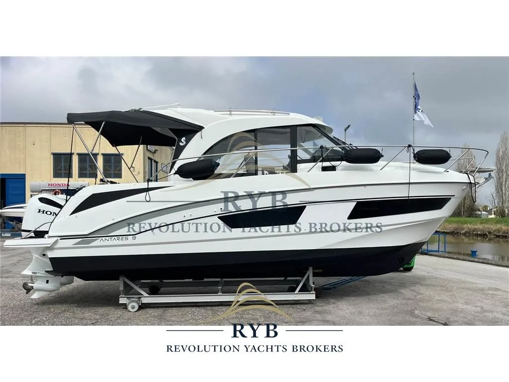 Beneteau Antares 9 OB FB usato - foto 1