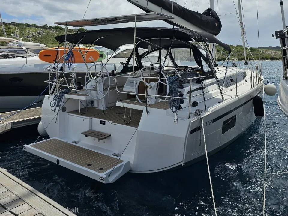 Bavaria Yachts C 42 used - photo 1