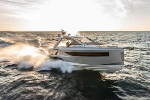 Jeanneau DB 37 used - photo 1