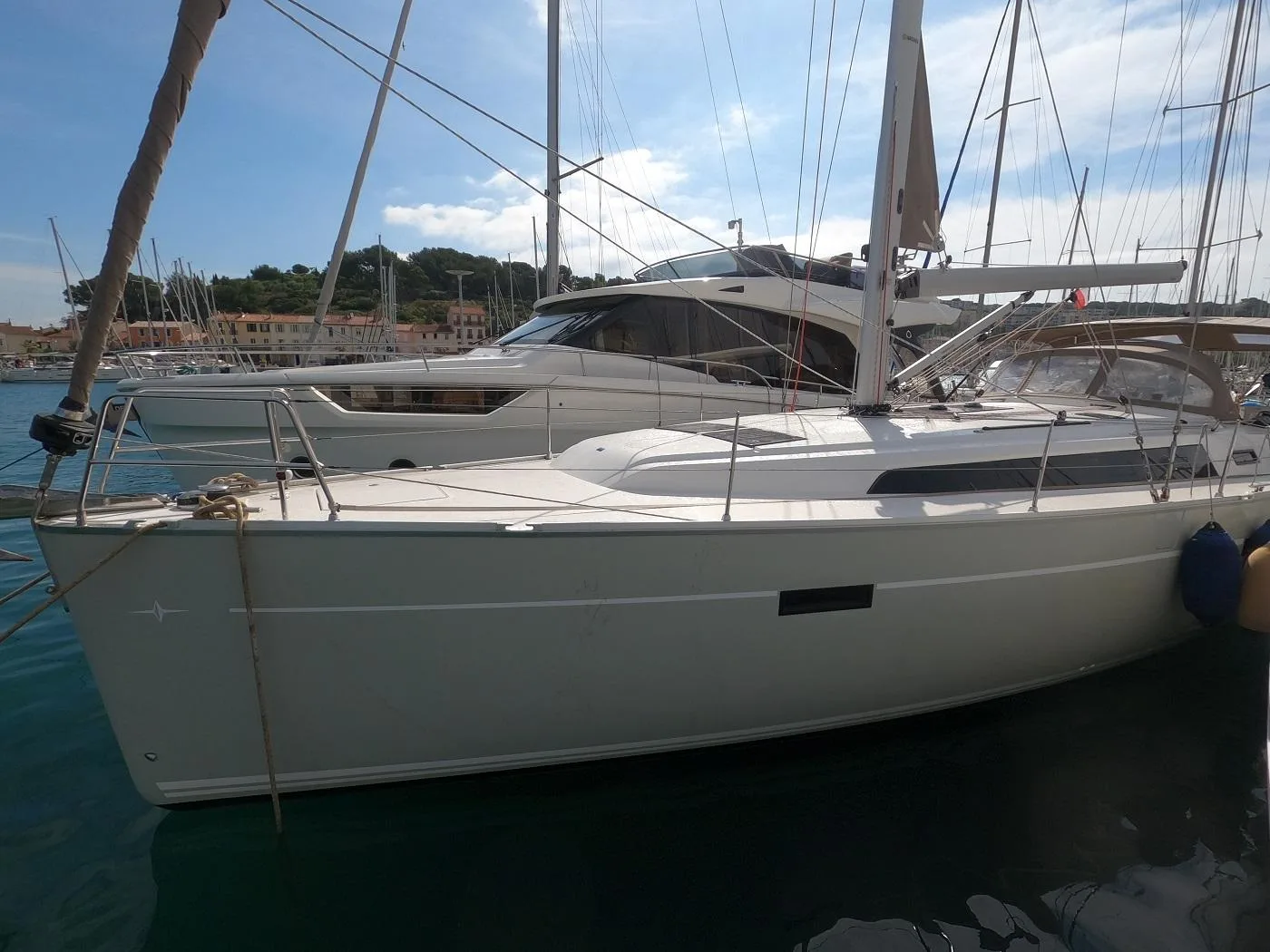Bavaria Yachts Cruiser 46 used - photo 1