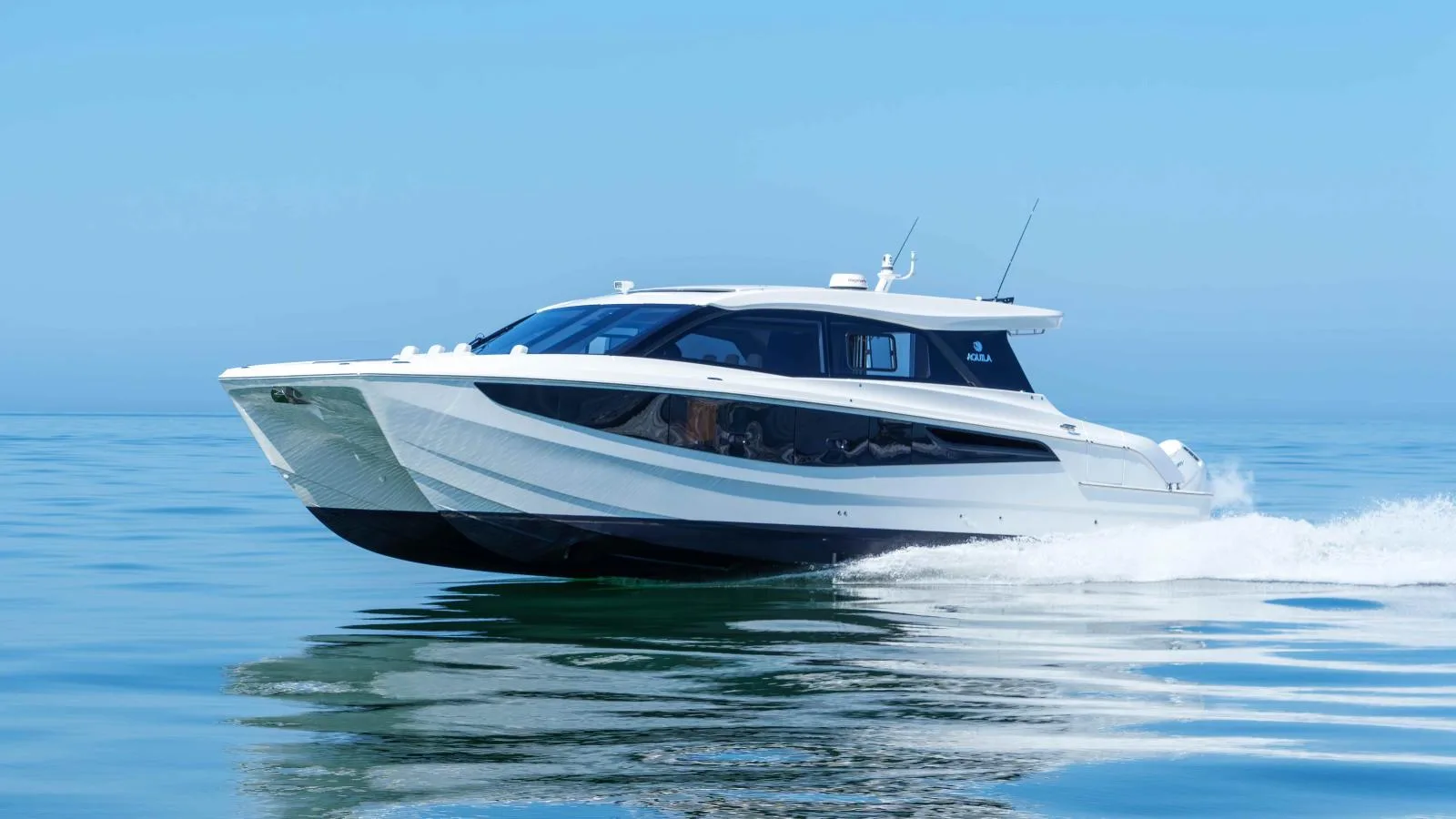 Aquila 46 coupe used - photo 1