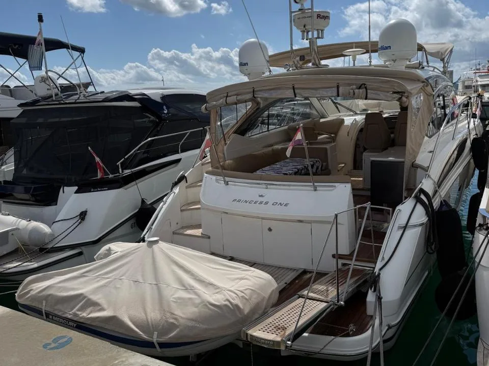 Princess Yachts V39 used - photo 1