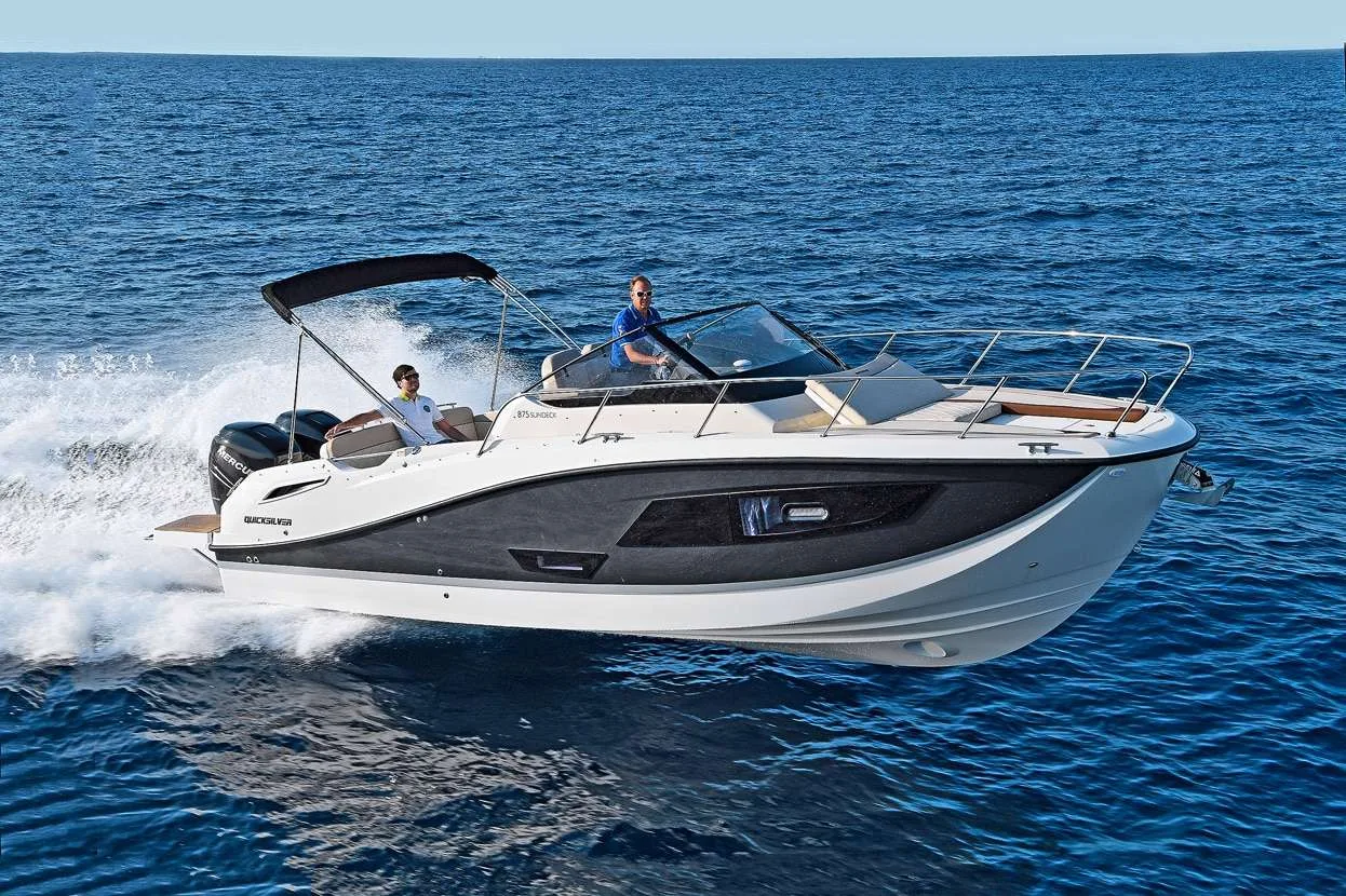 Quicksilver ACTIV 875 SUNDECK used - photo 1
