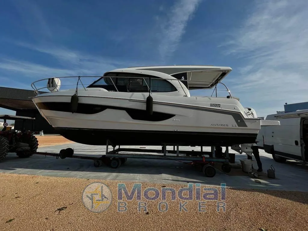 Beneteau Antares 11 OB usato - foto 1