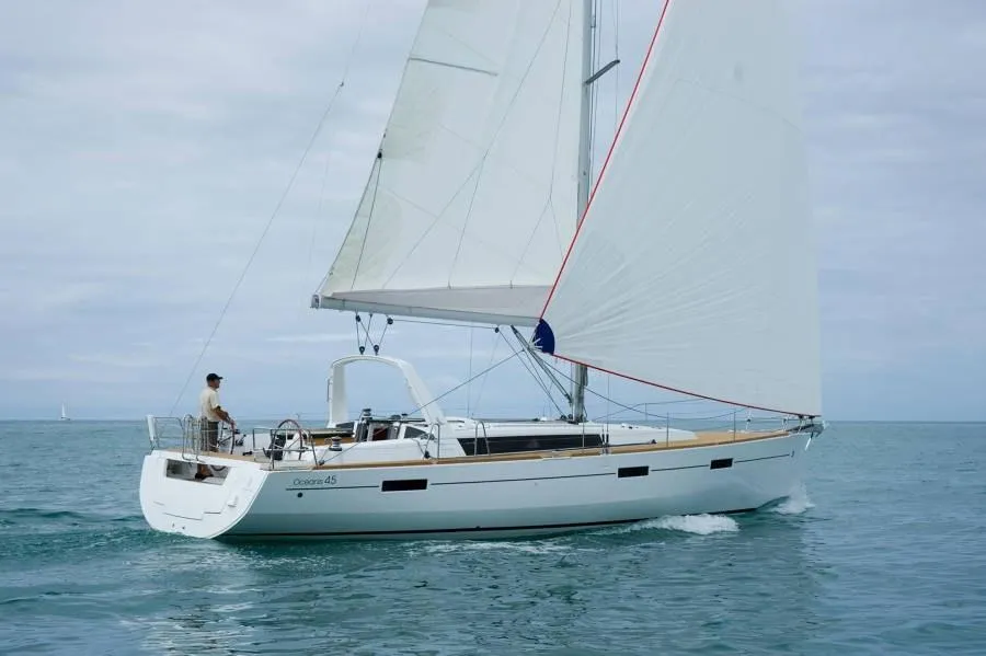 Beneteau OCEANIS 45 d'occasion - photo 1 Beneteau OCEANIS 45 d'occasion - photo 1