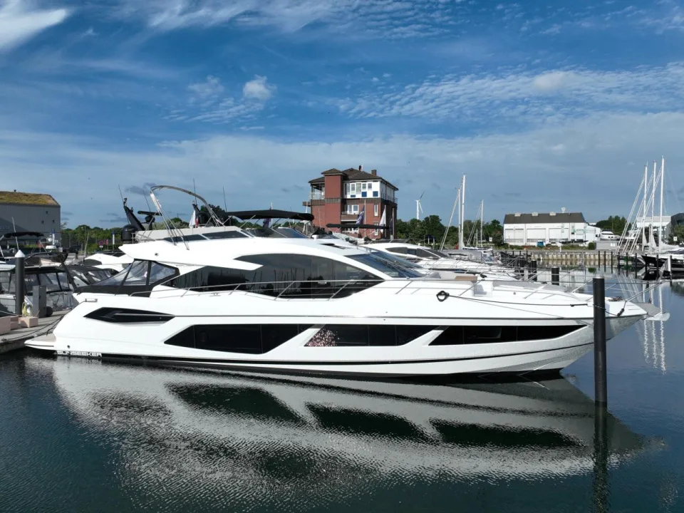 Sunseeker 74 Sport Yacht used - photo 1