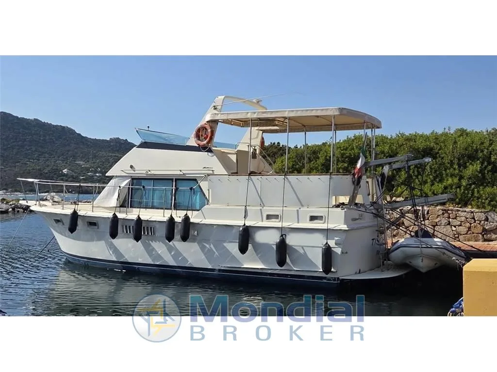 Hatteras 39 Motor Yacht used - photo 1