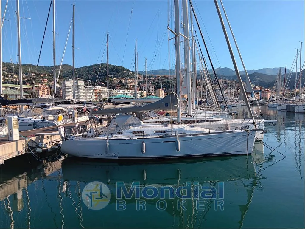 Beneteau First 36.7 d'occasion - photo 1