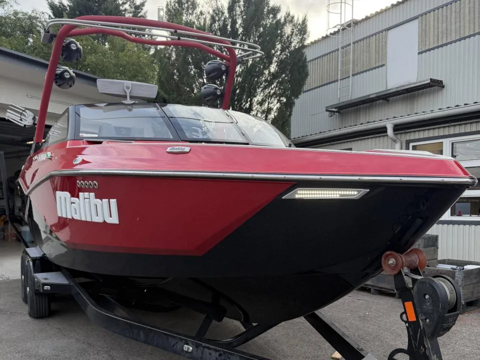 Malibu 25LSV used - photo 1