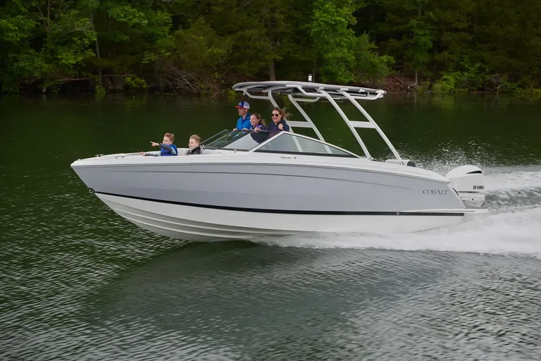 Cobalt Boats R6 OB