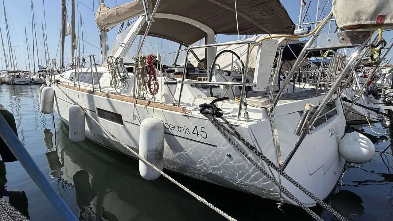 Beneteau OCEANIS 45 used - photo 1
