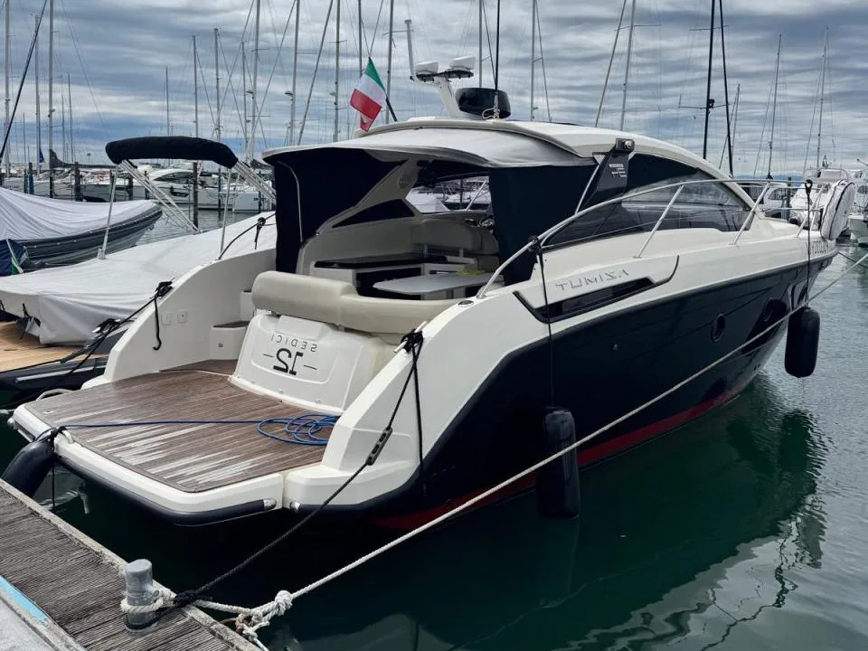 Azimut Atlantis 34 HT usato - foto 1