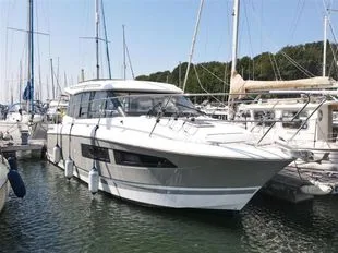 Jeanneau NC 9 gebraucht - Foto 1