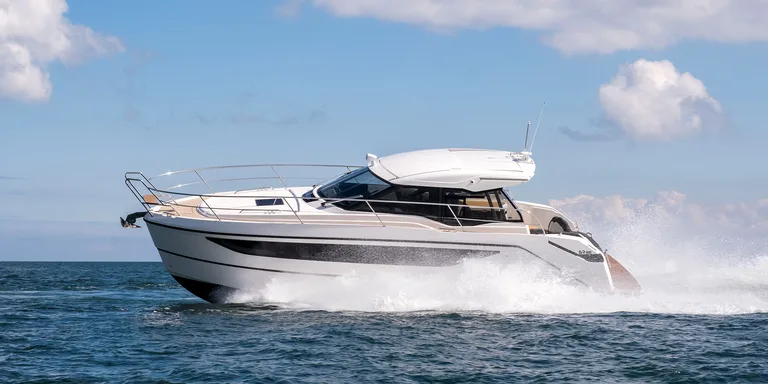 Bavaria Yachts SR35 HT