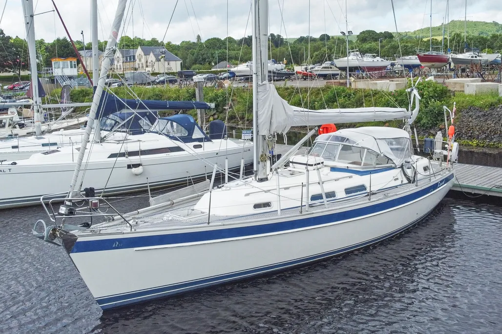 Hallberg-Rassy 37 used - photo 1
