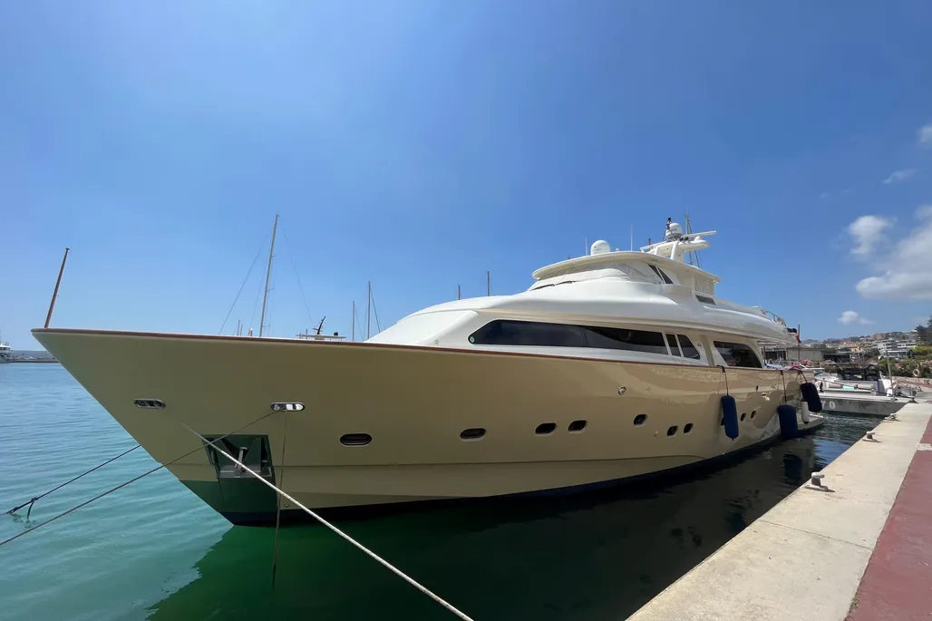 Custom Line Navetta 27 m used - photo 1