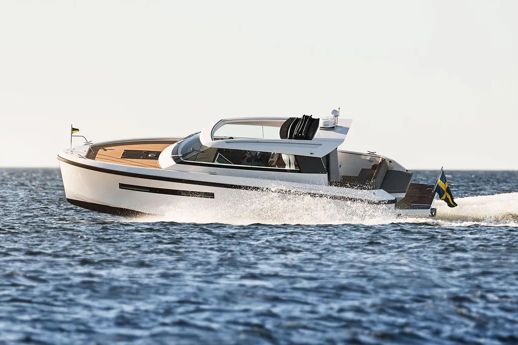 Delta Powerboats 33 Coupe gebraucht - Foto 1