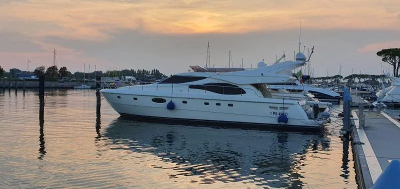 Ferretti Yachts 530 Fly usato - foto 1