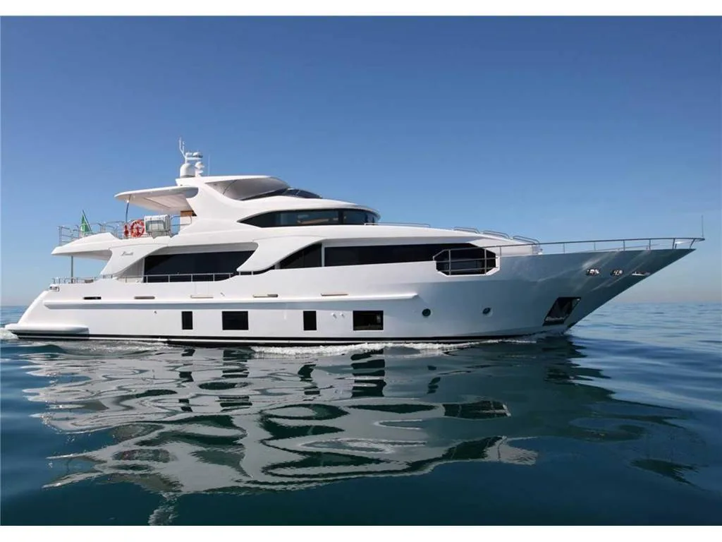 Benetti Delfino 93 usato - foto 1