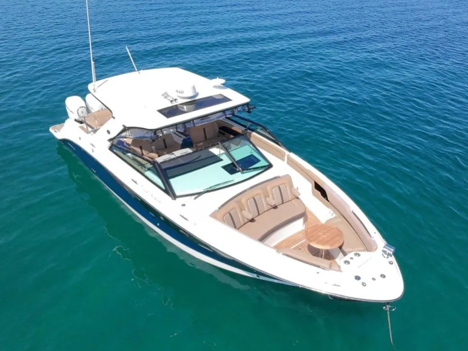 Sea Ray SLX 400 Outboard used - photo 1