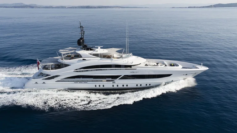 Heesen 50m Steel Displacement