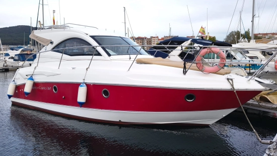 Beneteau Montecarlo 32 Hard Top usato - foto 1