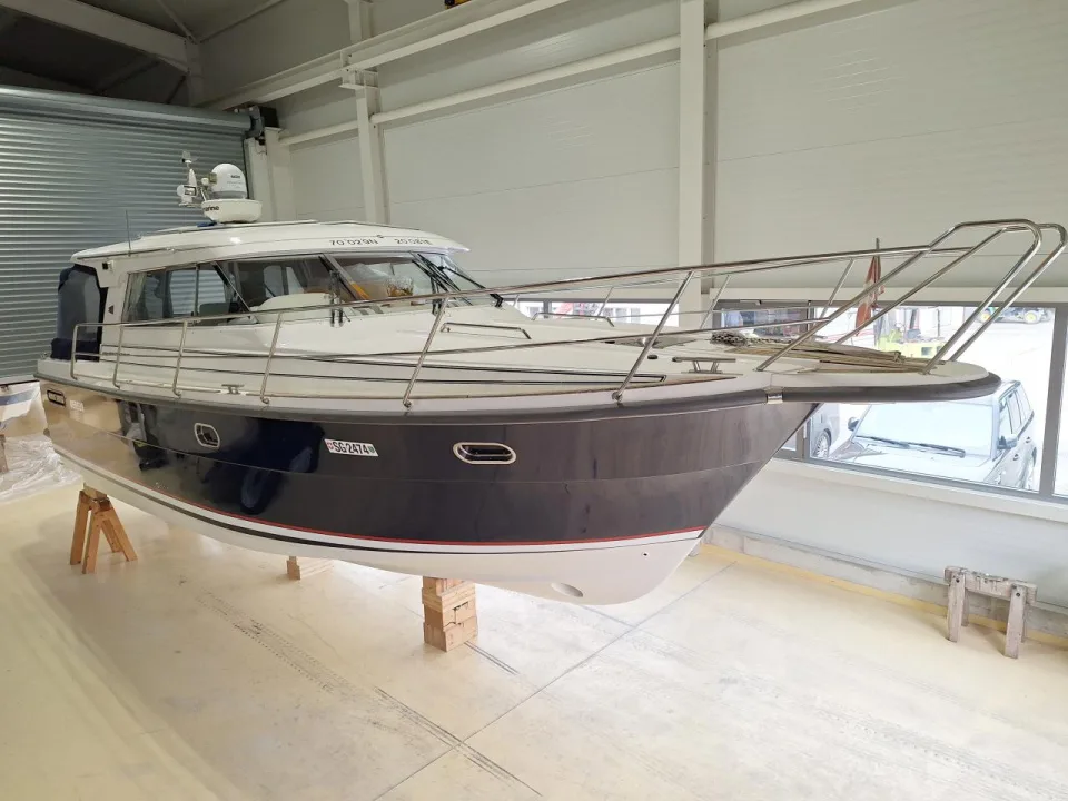 Nimbus 380 Carisma used - photo 1