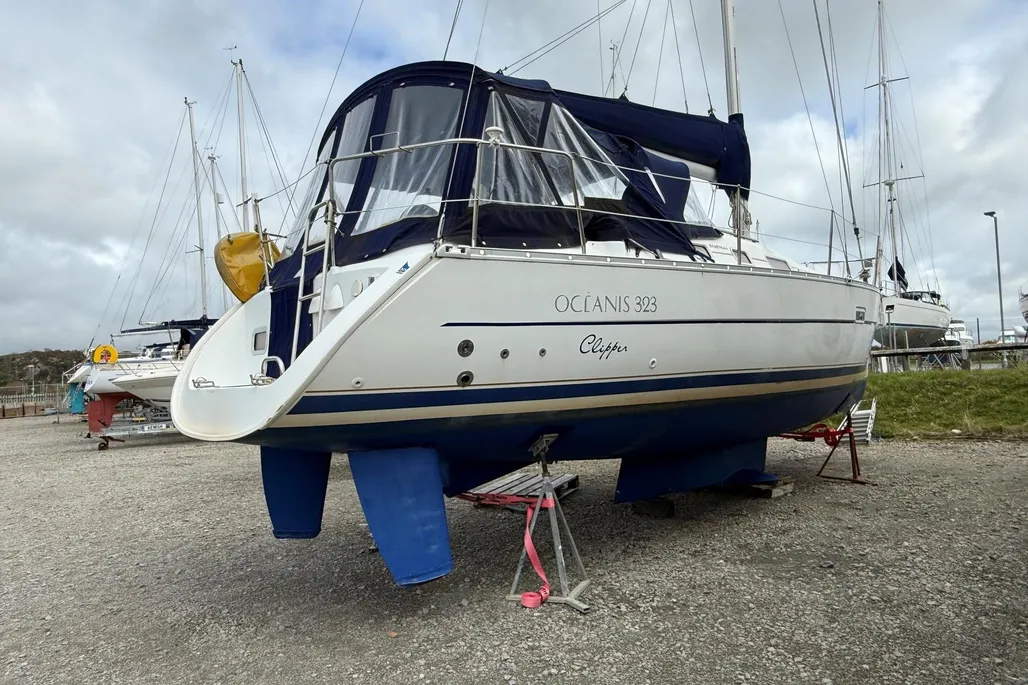 Beneteau Oceanis Clipper 323 used - photo 1
