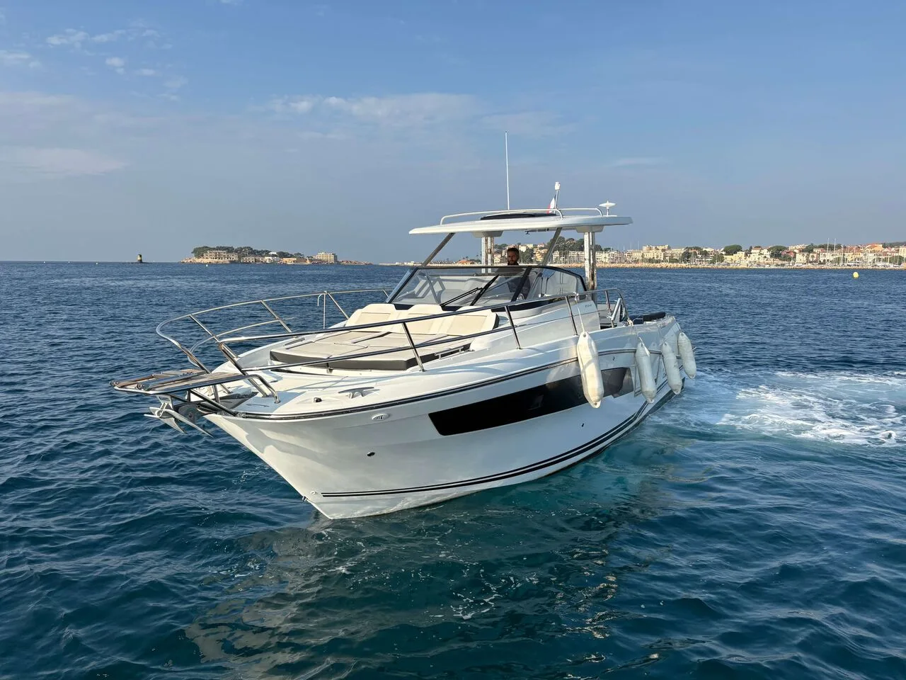 Jeanneau CAP CAMARAT 10.5 WA SÉRIE 2 used - photo 1