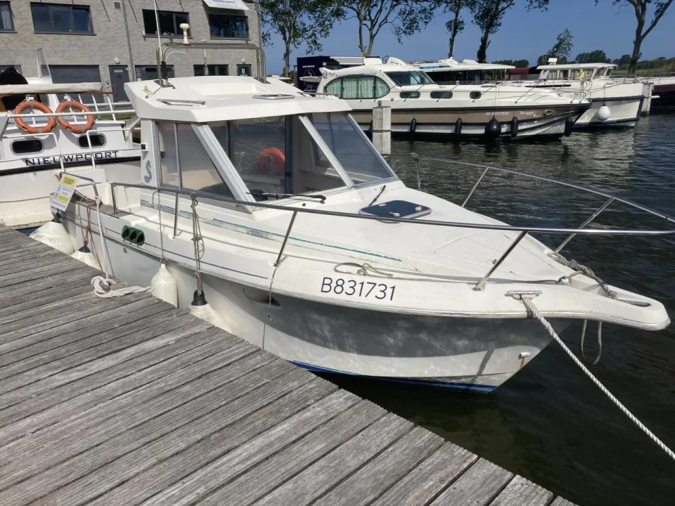 Beneteau Antares 6.80 usato - foto 1