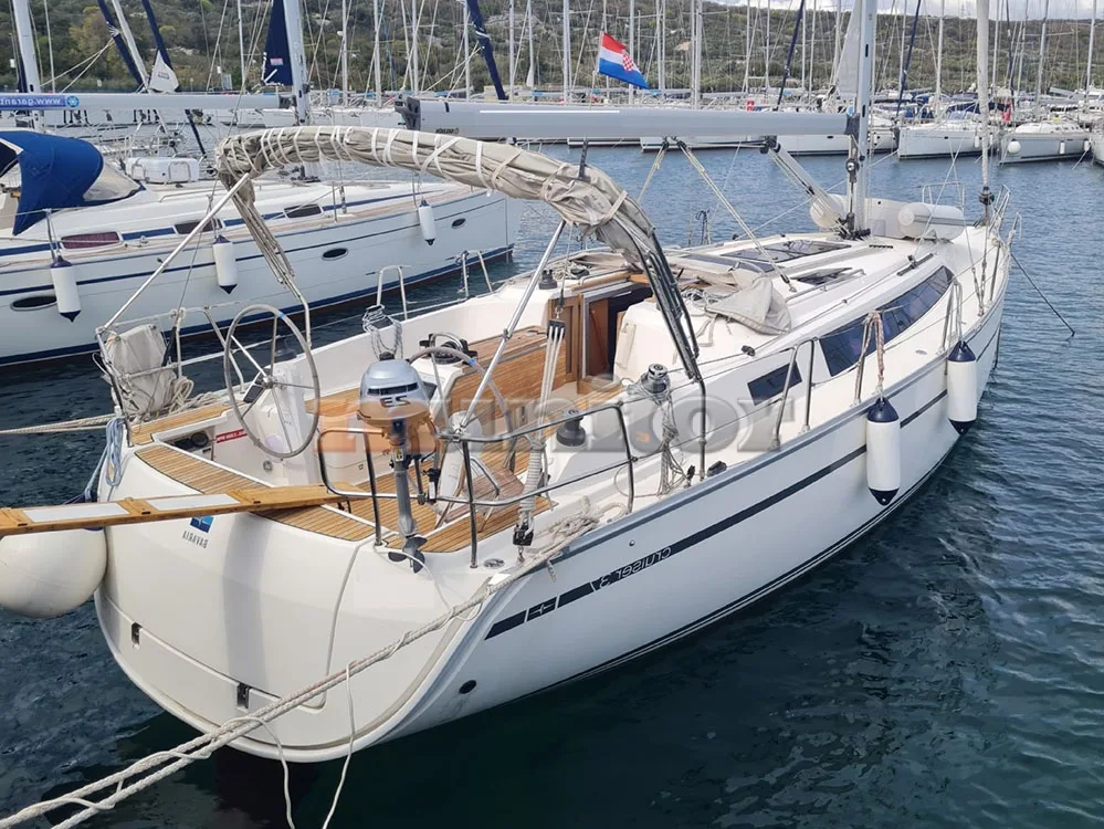 Bavaria Yachts C37 used - photo 1