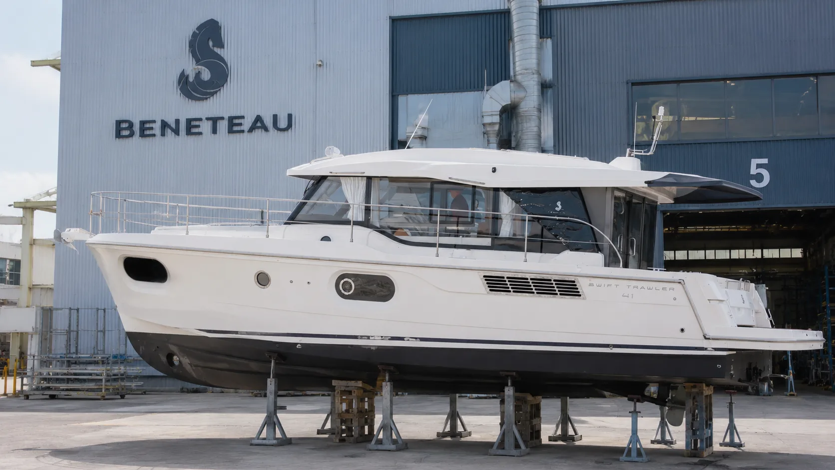 Beneteau SWIFT TRAWLER 41 SEDAN usato - foto 1