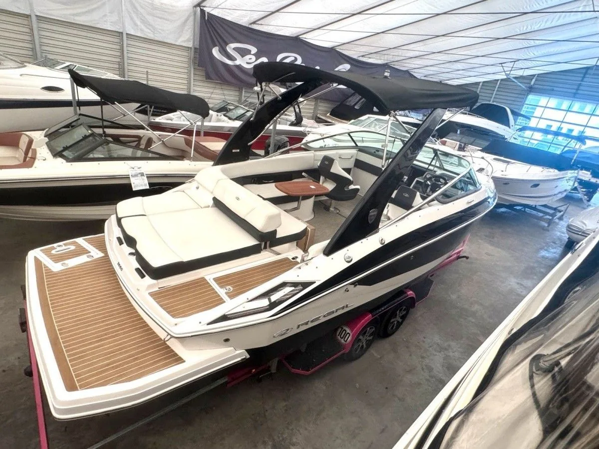 Regal 2550 Cuddy gebraucht - Foto 1