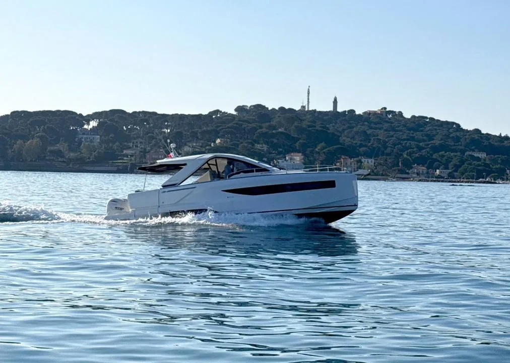 Jeanneau Db 37 ob used - photo 1