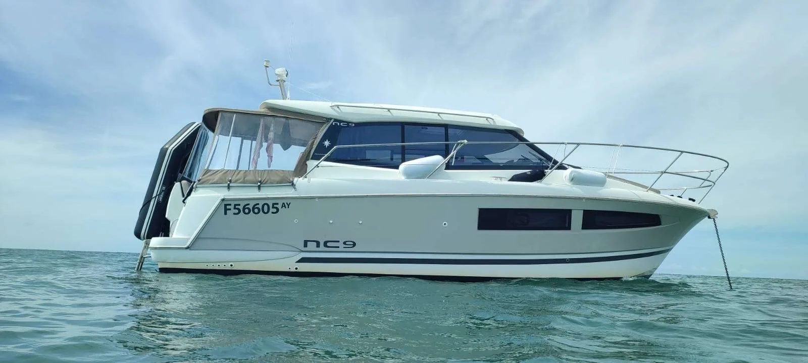 Jeanneau NC 9 used - photo 1