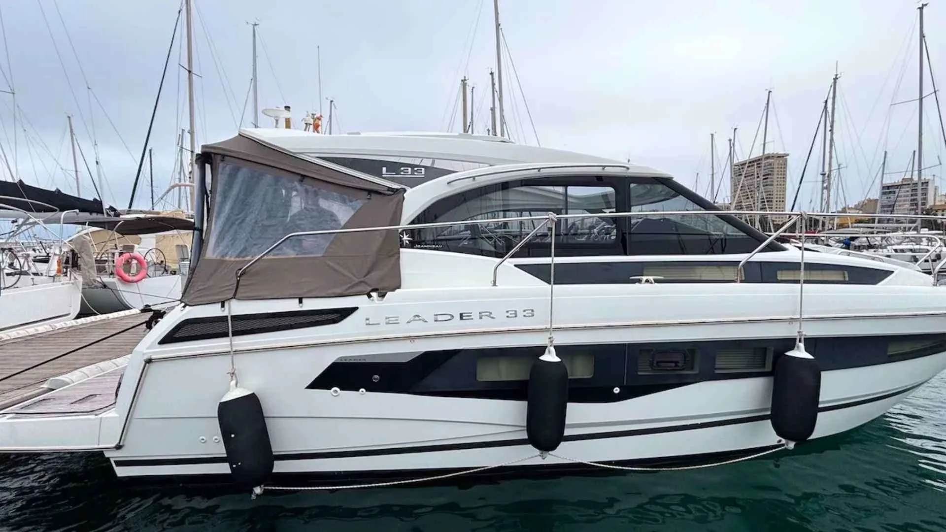 Jeanneau LEADER 33 d'occasion - photo 1 Jeanneau LEADER 33 d'occasion - photo 1