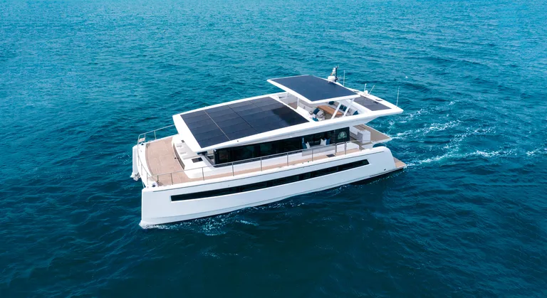 Silent Yachts Silent 62 Flybridge